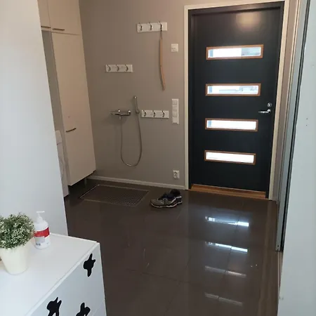 Semidetached House, 15 Min From Airport, Sauna Apartment