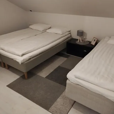 Semidetached House, 15 Min From Airport, Sauna *
