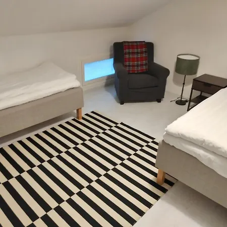 Apartment 2 Bedroom House In Vantaa, 15 Min From Airport, Sauna