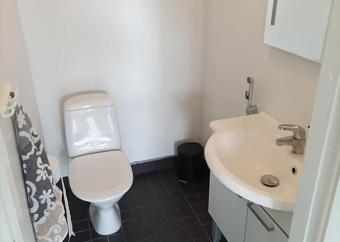 2 Bedroom House In Vantaa, 15 Min From Airport, Sauna *