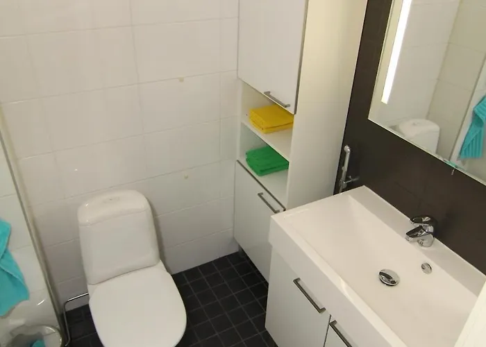 Апартаменты 2 Bedroom House In Vantaa, 15 Min From Airport, Sauna